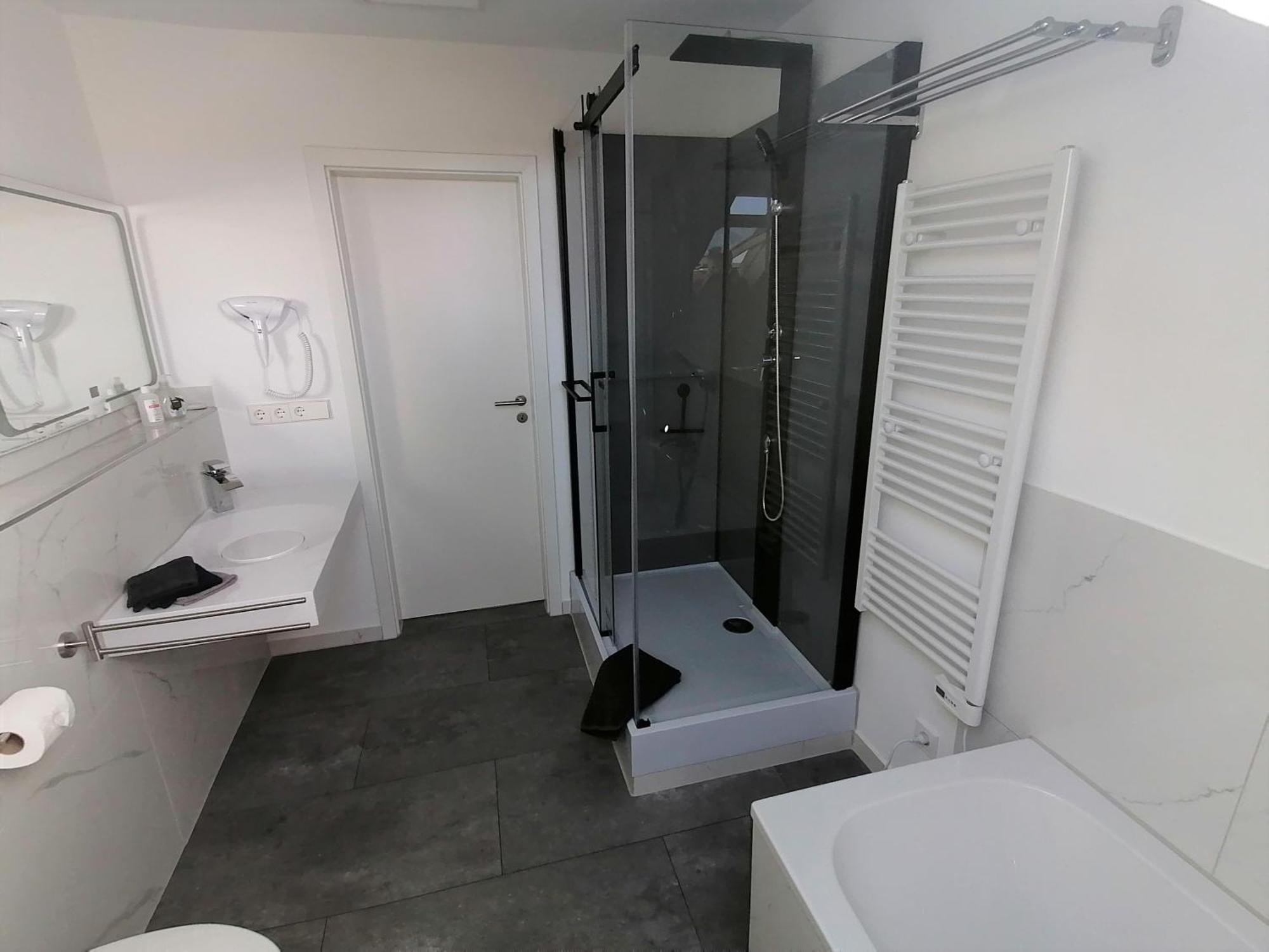 Auszeit2 Erfurt - Stilvolle Dachwohnung Mit Parkplatz - Zentrumsnah Exterior foto