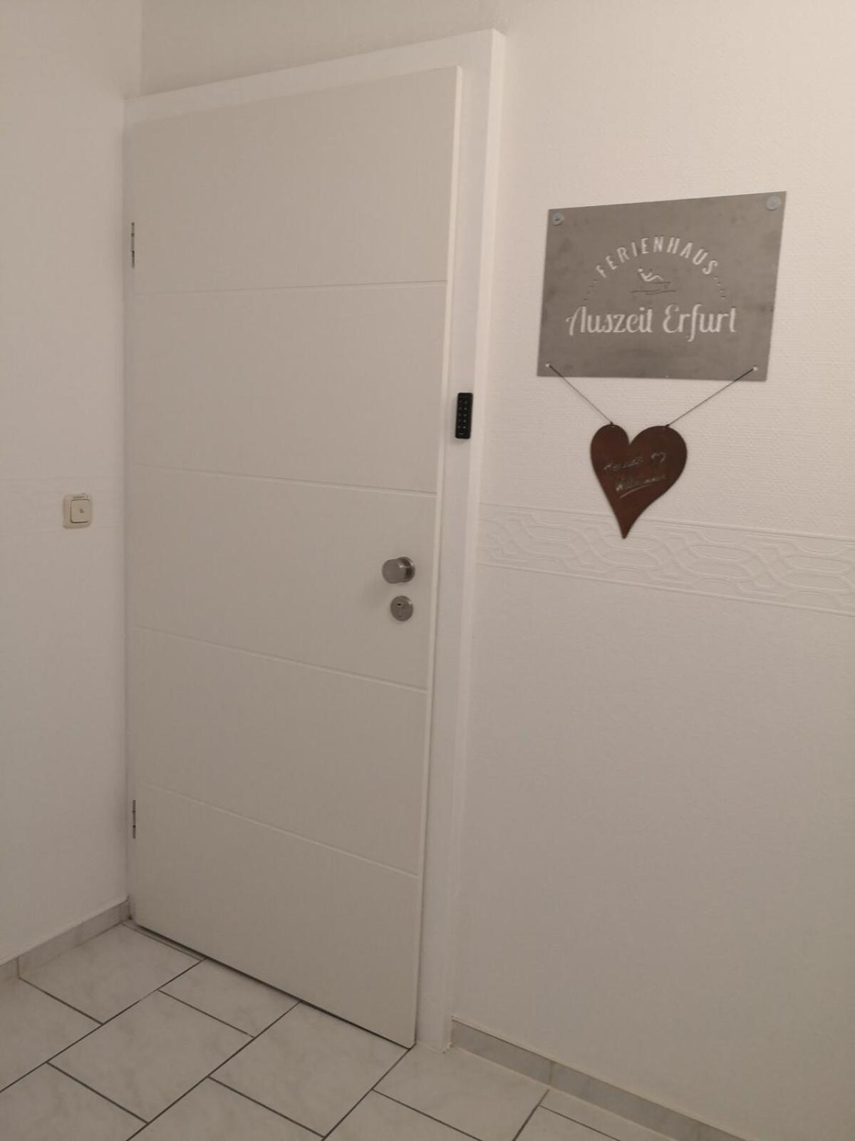 Auszeit2 Erfurt - Stilvolle Dachwohnung Mit Parkplatz - Zentrumsnah Exterior foto
